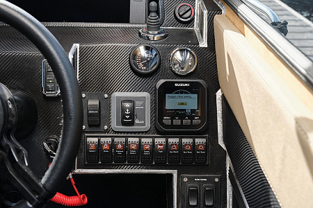 Катер Swift Chaser 780 CSR
